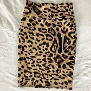 Leopard print pencil skirt